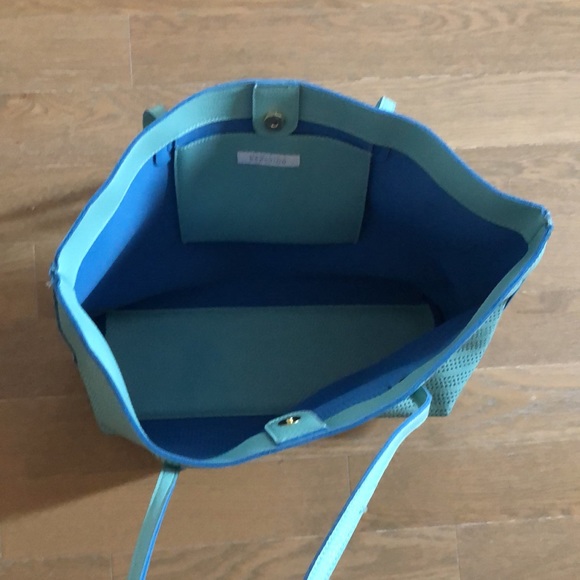 Kenneth cole reaction tote bag - Picture 2 of 2